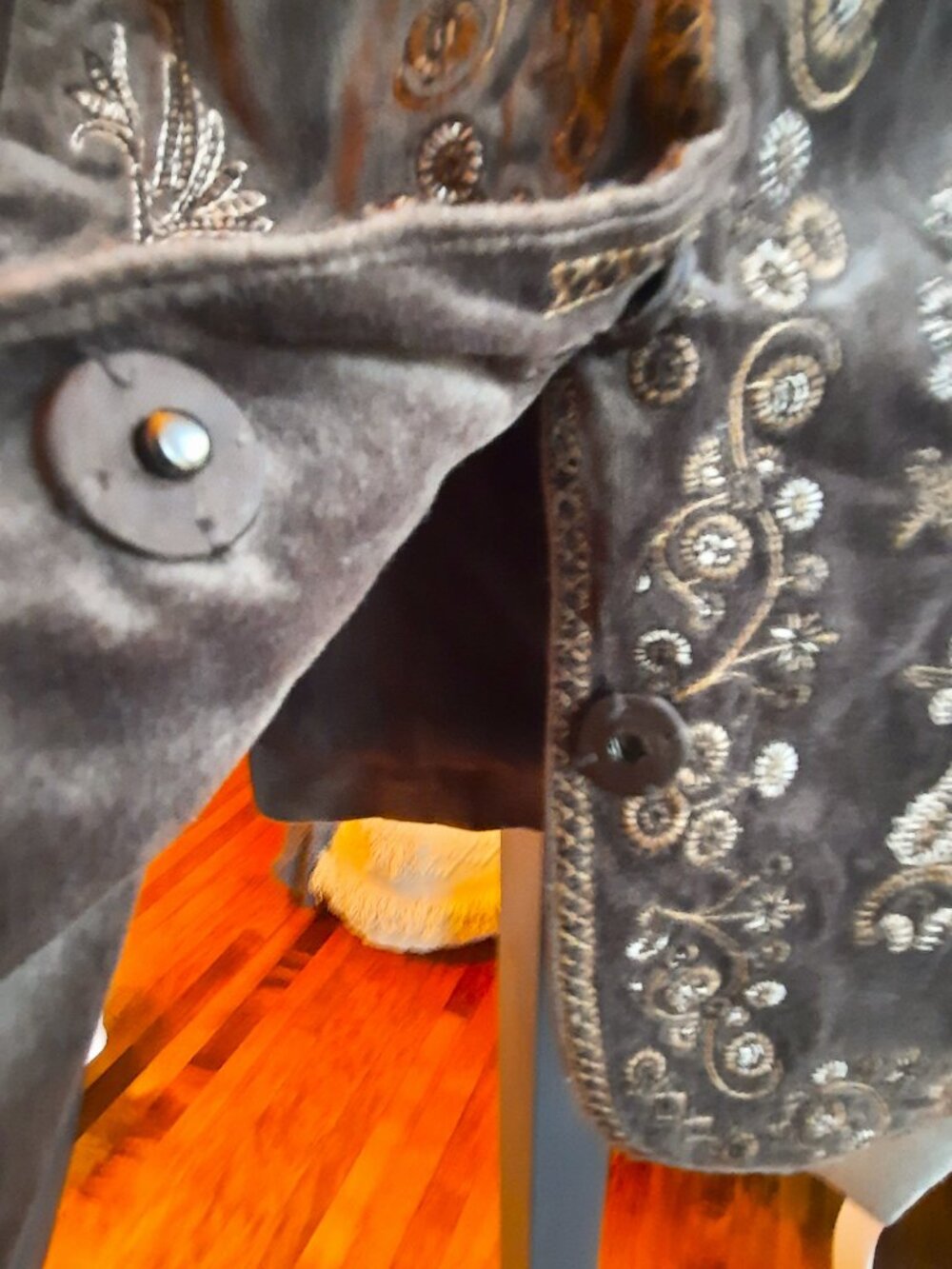100% cotton embroidered velvet jacket/blazer - Picture 5 of 8